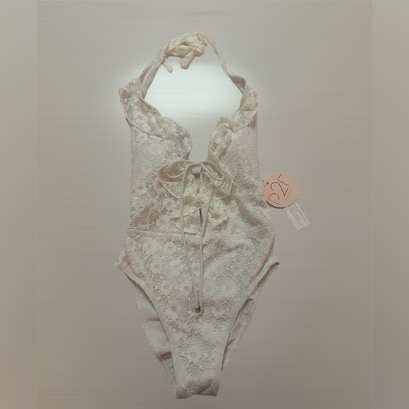 P2F Serena Ruffle Daisy May One Piece Swimsuit - Picture 5 of 7